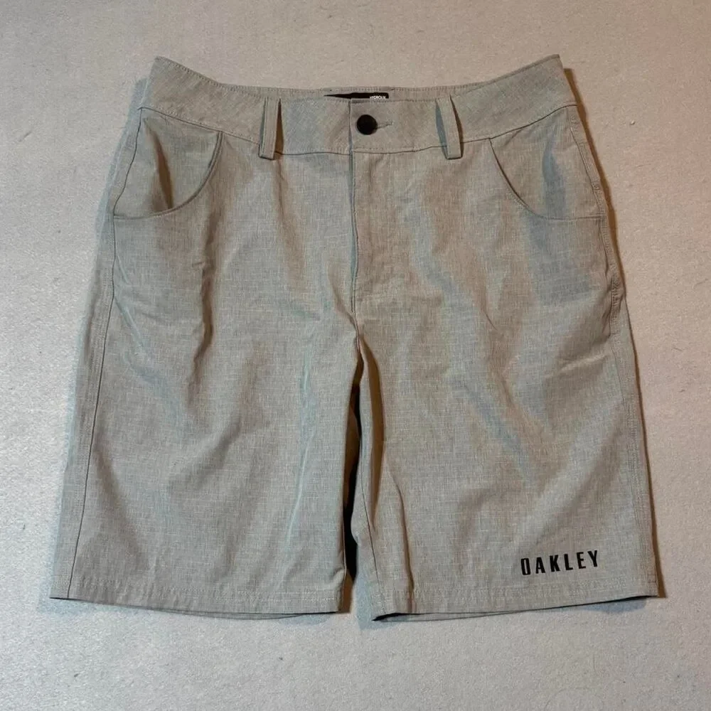 Oakley Men's Grey and Cream Shorts